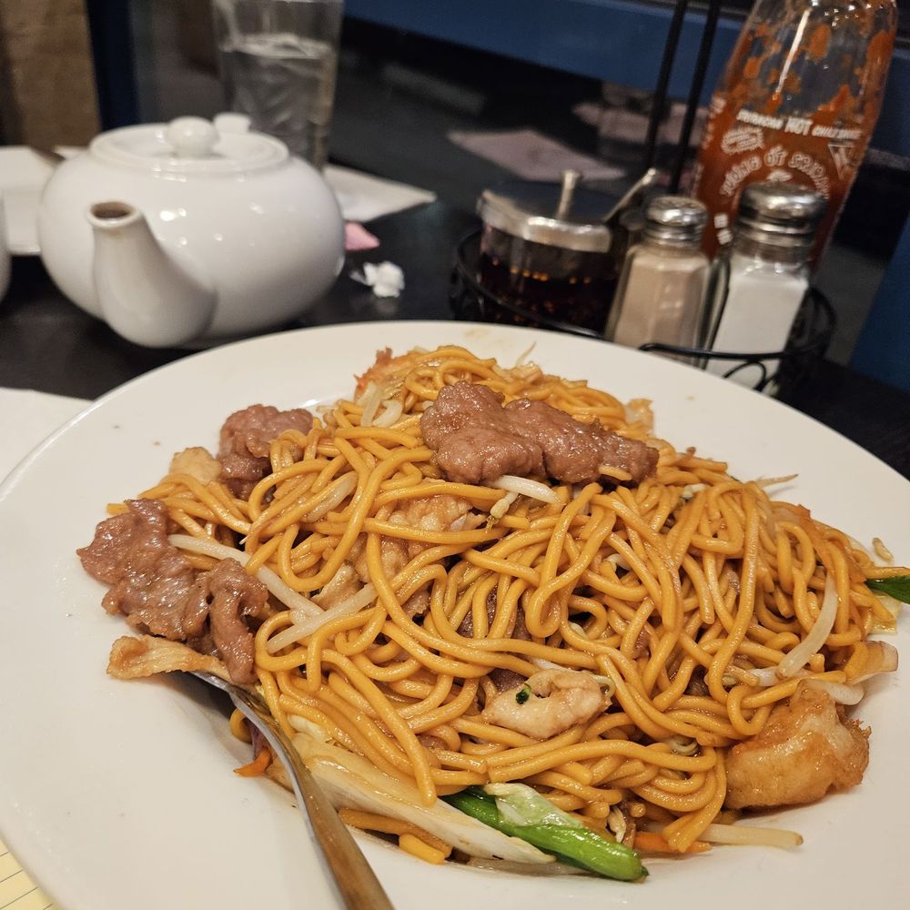 Red Chilli - House Chow Mein - Chinese Near Me - Redlands, California Red Chilli - House Chow Mein - Chinese Near Me - Redlands, California