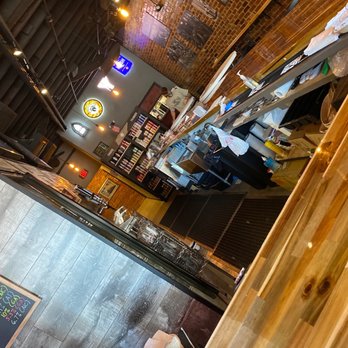 Hop House Tennessee Taps - Nice bar and decor - Beer Bar Near Me - Franklin, Tennessee Hop House Tennessee Taps - Nice bar and decor - Beer Bar Near Me - Franklin, Tennessee