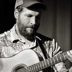 Eisenman Guitars - Justin Eisenman