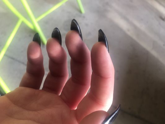Sister Nails by null