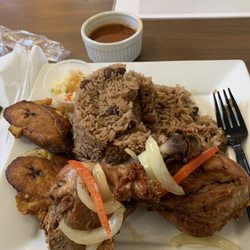 426 Caribbean Cuisine - 12/2022 Fried chicken, rice and beans.