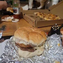 Penny's Carryout - Cheeseburger