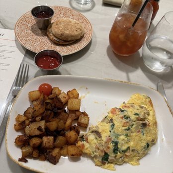 Calla's Restaurant - American Near Me - Anaheim, California