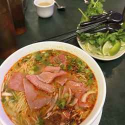 Vietnamese Asian Restaurant - Bun bo hue