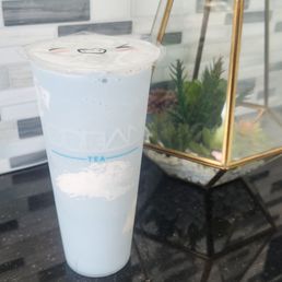 Dreamer = vanilla shake with Butterfly pea flower