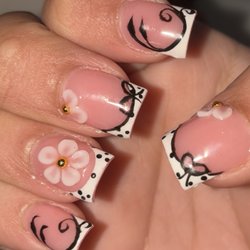XOXO Nails & Spa - 96$ wasted, looks nothing like the picture. different design and color. very sloppy work. will never come back.
