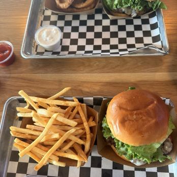 Made Burgers - Yes, please. - Burgers Near Me - Lawndale, California Made Burgers - Yes, please. - Burgers Near Me - Lawndale, California