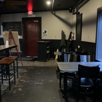 Dirty Oscar's Annex - View towards door - Pubs Near Me - Tacoma, Washington