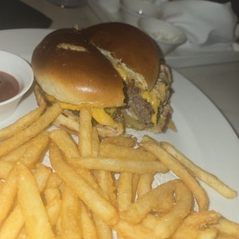 La 420 Restaurant & Bar - Cheese burger - New American Near Me - Great Neck, New York La 420 Restaurant & Bar - Cheese burger - New American Near Me - Great Neck, New York