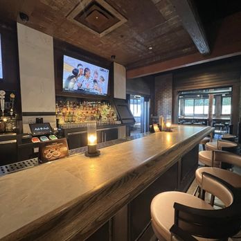 Dish N Dash - Milpitas - Bar area - Middle Eastern Near Me - Milpitas, California