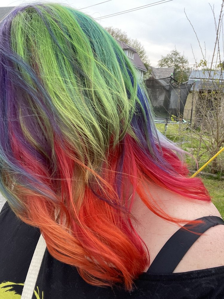 TONY’S SALON Updated October 2024 24 Photos 201 Basin St