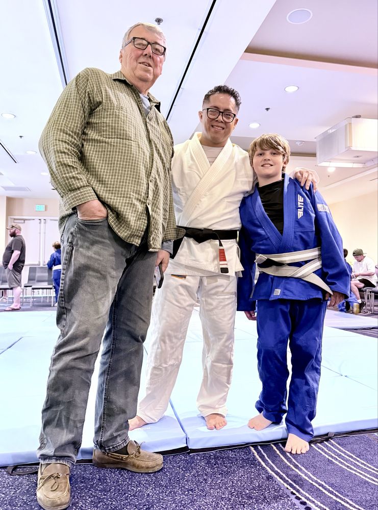 Ely Leon Training Center Logo