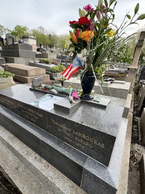 Cimetière du Père-Lachaise by null