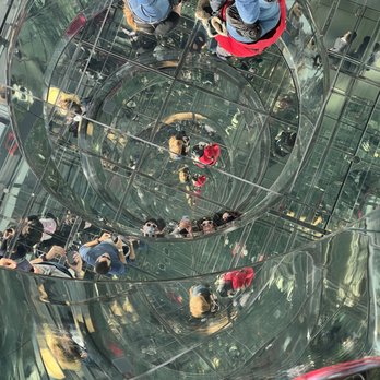 Summit One Vanderbilt - infinite mirror is fun - Observatories Near Me - New York, New York