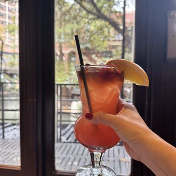 Landry's Seafood House - Mai Tai - Seafood Near Me - San Antonio, Texas