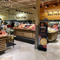 Hannaford Super Market & Pharmacy - Hannaford Voorheesville NY. Small store, clean and well kept.