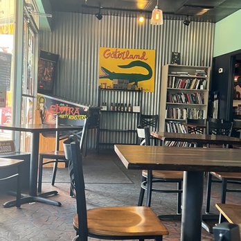 The Ten Top - Interior - American Near Me - Norfolk, Virginia