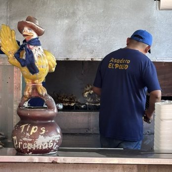 Asadero el Pollo - Fresh chicken grilling - Spanish Near Me - Playa del Carmen, ROO
