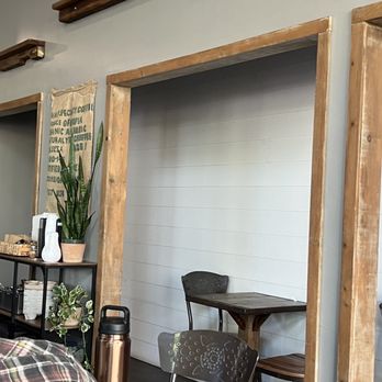 Pause Coffee House - Cozy little seating area inside - Coffee & Tea Near Me - Rocklin, California