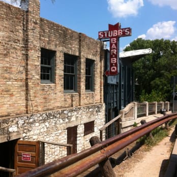 Stubb's Bar-B-Q - Don't be fooled by the unassuming exterior. The food was amazing! - Barbeque Near Me - Austin, Texas