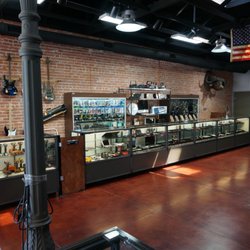 Saul's Loan & Jewelry - Showroom 1