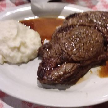 Doe's Eat Place - 20oz ribeye and mash - Steakhouses Near Me - Baton Rouge, Louisiana