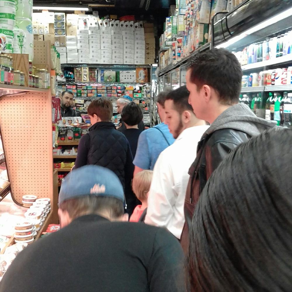 Barzini's MothersDay queue 2017