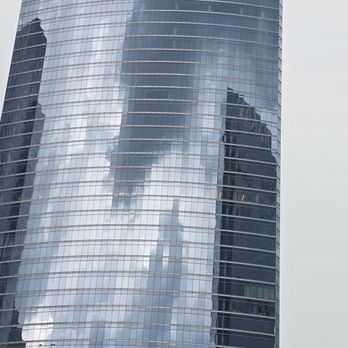 Chicago River Boat Architecture Tours - Another glass skyscraper - Architectural Tours Near Me - Chicago, Illinois