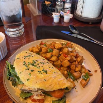 Ruby Red's BBQ - chicken Alabama omelette - Barbeque Near Me - La Habra, California