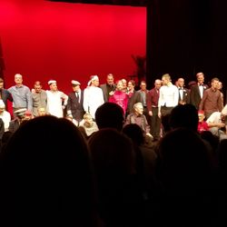 Lorensbergsteatern - Cast taking curtain call