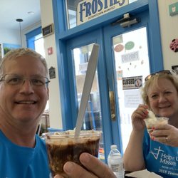 Frosties Downtown Manteo - Sometimes you gotta just suck it up and have an ice cream sundae for lunch!! #vacationmode