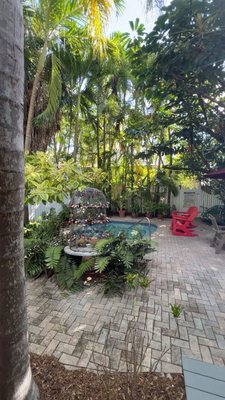 Tropical Inn by null