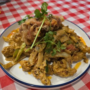 Bangkok Boulevard - Pad Pong Karee (dry curry with soft shell crab), $22.95 - 5 Stars - Thai Near Me - Edmonds, Washington Bangkok Boulevard - Pad Pong Karee (dry curry with soft shell crab), $22.95 - 5 Stars - Thai Near Me - Edmonds, Washington