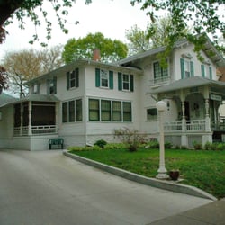 Carriage House Bed & Breakfast - Carriage House Bed & Breakfast