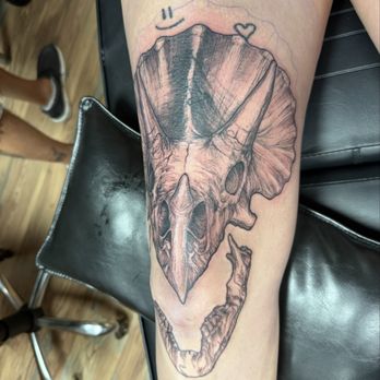 Full Moon Tattoo - Piercing Near Me - Augusta, Georgia