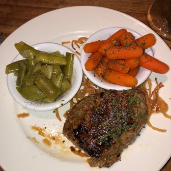 Cheddar's Scratch Kitchen - 8 oz Top Sirloin with green beans and baby carrots - Comfort Food Near Me - Chandler, Arizona Cheddar's Scratch Kitchen - 8 oz Top Sirloin with green beans and baby carrots - Comfort Food Near Me - Chandler, Arizona