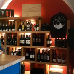 Vineria Rèfol - Weinregal