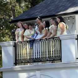 Groovy Sound Productions - The Bride and her bridesmaids before the wedding