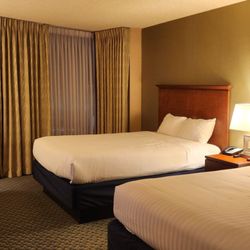 Aquarius Casino Resort - 2 Queen beds w floor to ceiling panoramic window.