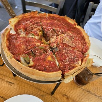 Giordano's - Pizza Near Me - Chicago, Illinois