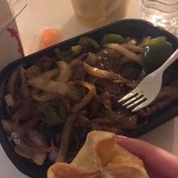 I got crab rangoons, soup and pepper steak with rice ! It's all very good and the lady delivered everything to my hotel ROOM !