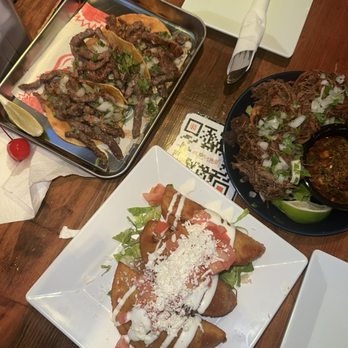 Sea Señor - Mini empanadas queso, mini sops de birria, carne asada tacos - Seafood Near Me - San Juan, Puerto Rico Sea Señor - Mini empanadas queso, mini sops de birria, carne asada tacos - Seafood Near Me - San Juan, Puerto Rico