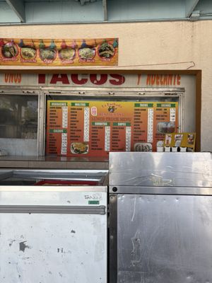 La Fachada by null