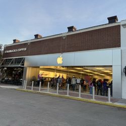 Apple University Park Village