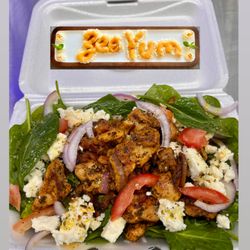 Zeeyum Kitchen - Z's salad with grilled chicken