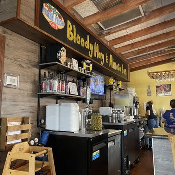 Berry Fresh Cafe - Bar service area - Breakfast & Brunch Near Me - Stuart, Florida