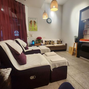 AAA Massage - Three stations for foot reflexology - Massage Near Me - La Mesa, California AAA Massage - Three stations for foot reflexology - Massage Near Me - La Mesa, California