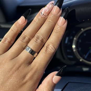 Pretty Nails & spa - High black French tip with painted flower design - Nail Salons Near Me - San Carlos, California Pretty Nails & spa - High black French tip with painted flower design - Nail Salons Near Me - San Carlos, California
