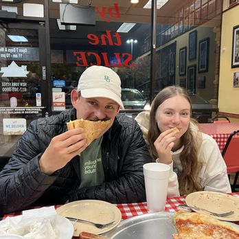 Nizza Pizza - Stuffin faces - Pizza Near Me - Arlington , Texas