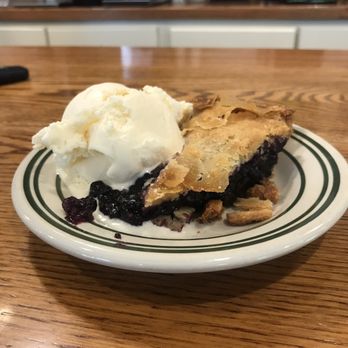 Dot's Restaurant - Blueberry Pie - Diners Near Me - Wilmington, Vermont